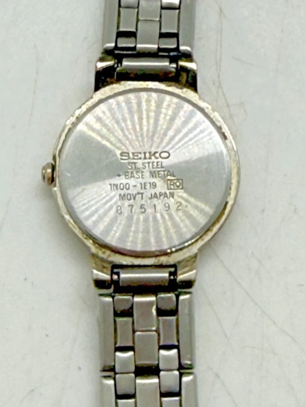 Vtg Seiko Women's Quartz Watch White Dial Two Tone Bracelet Round 1N00-1E19 RO